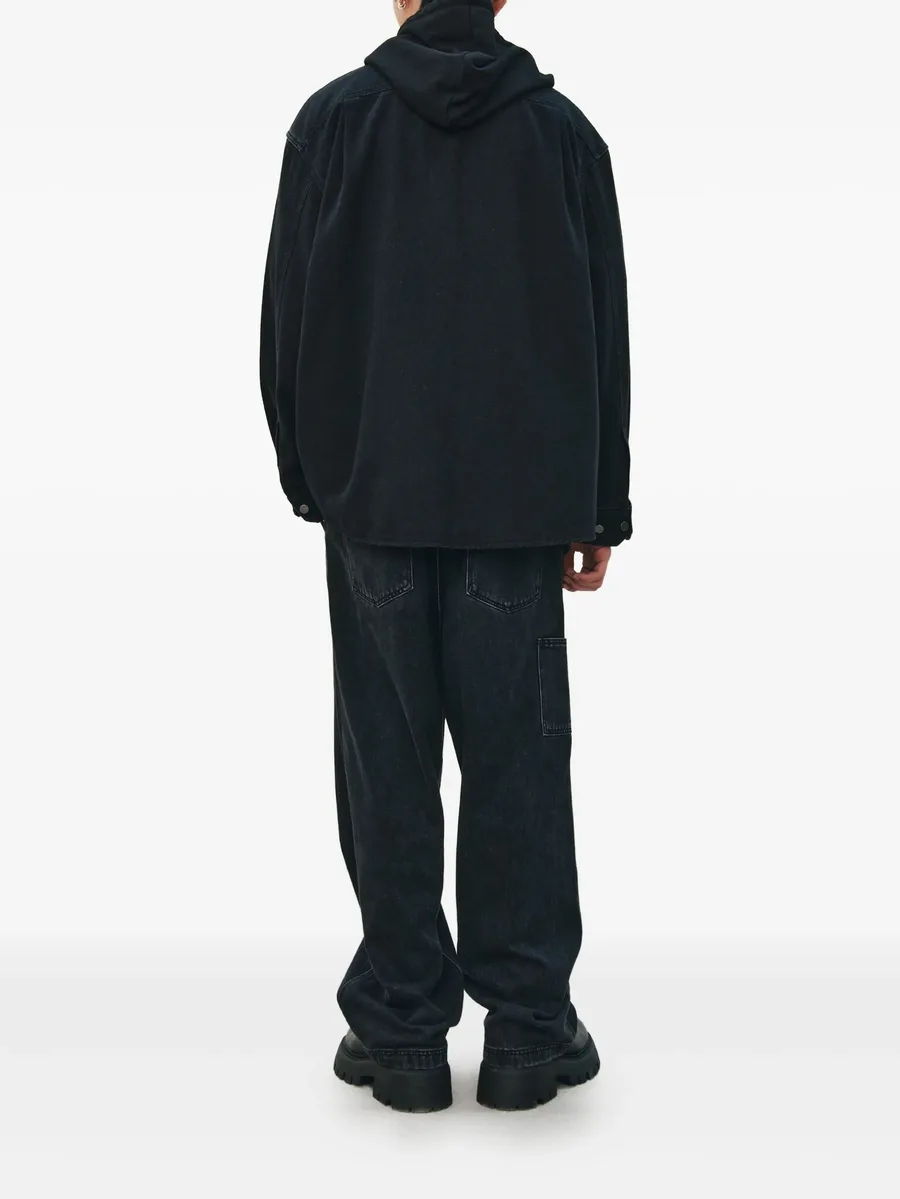 button-fastening  jeans 5