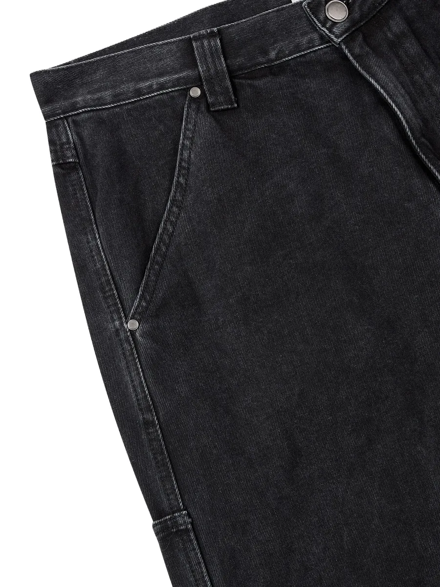 button-fastening  jeans 8