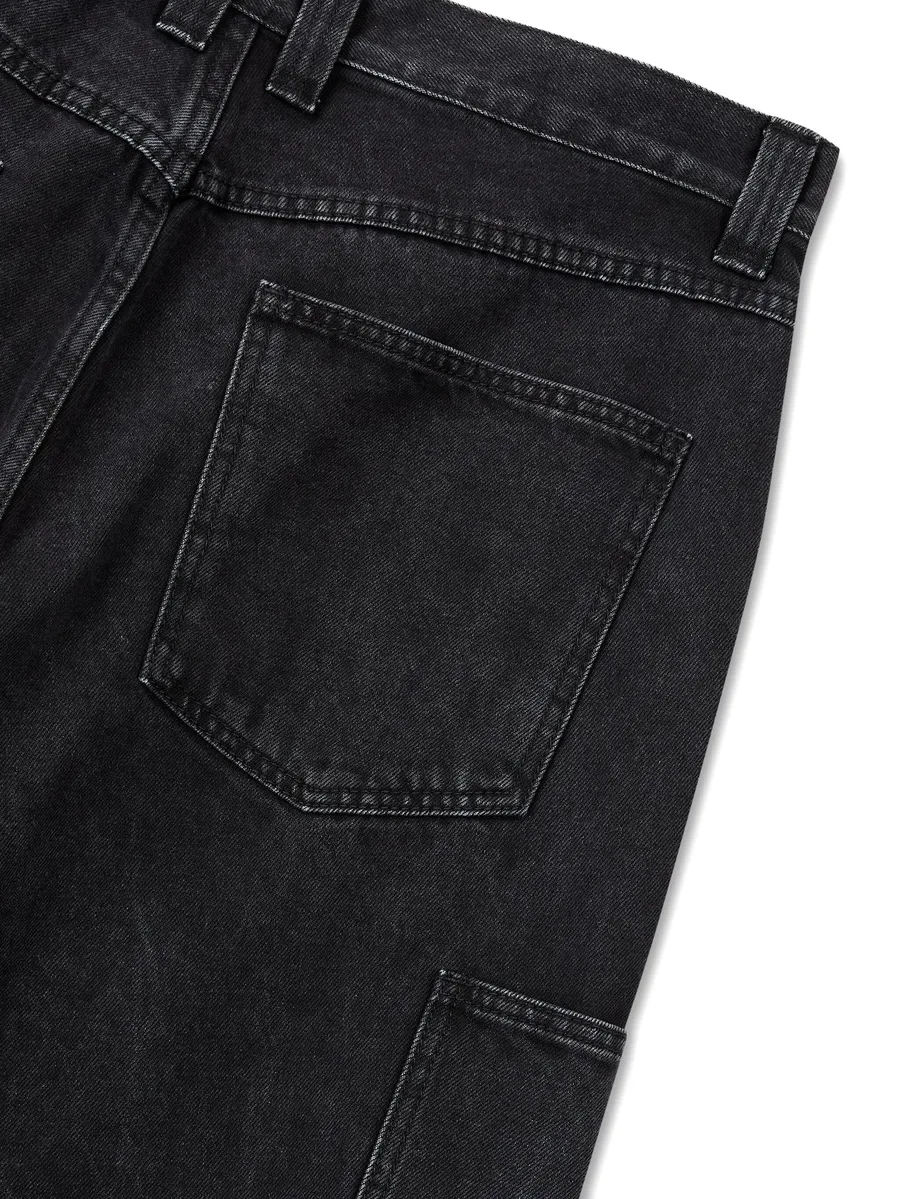 button-fastening  jeans 9