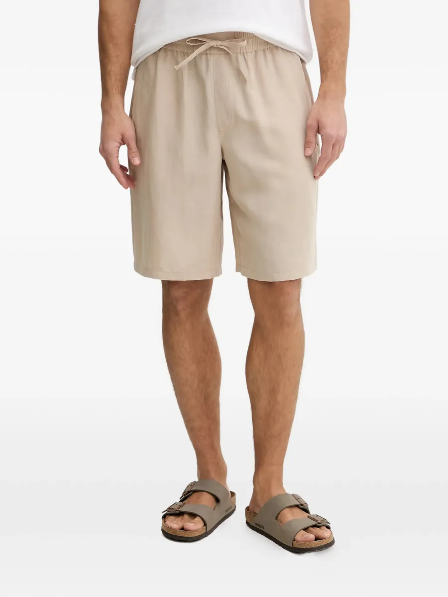 drawstring-waist logo-patch shorts 1