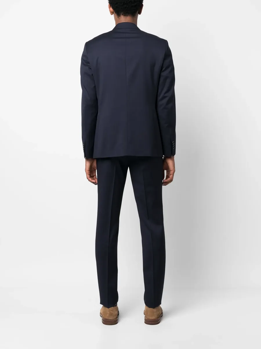 single-breasted suit 8
