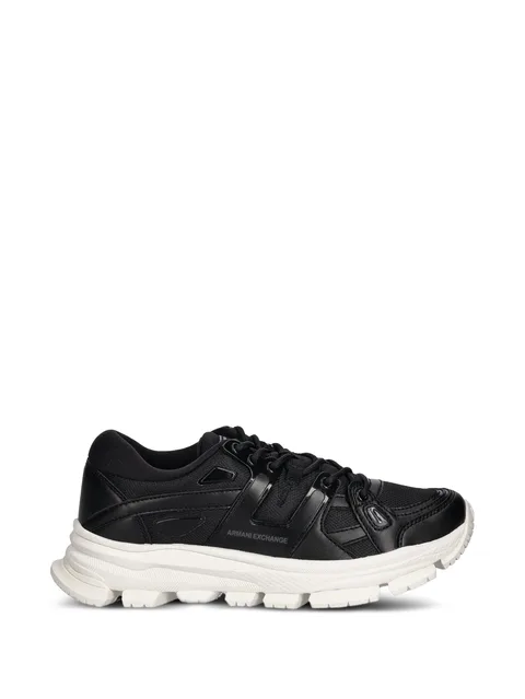 contrasting details textured sneakers