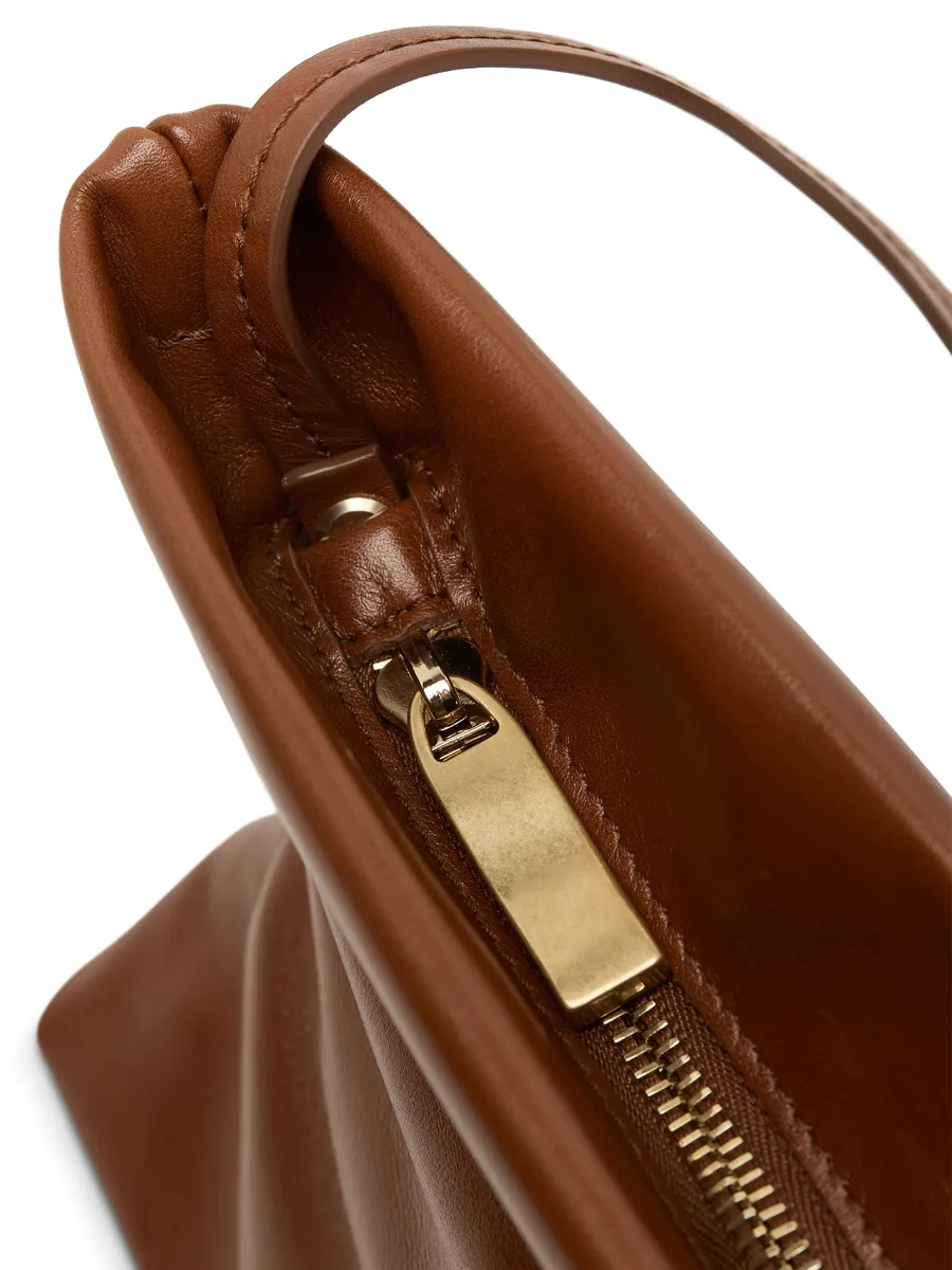клатч Dipi со сборками 7