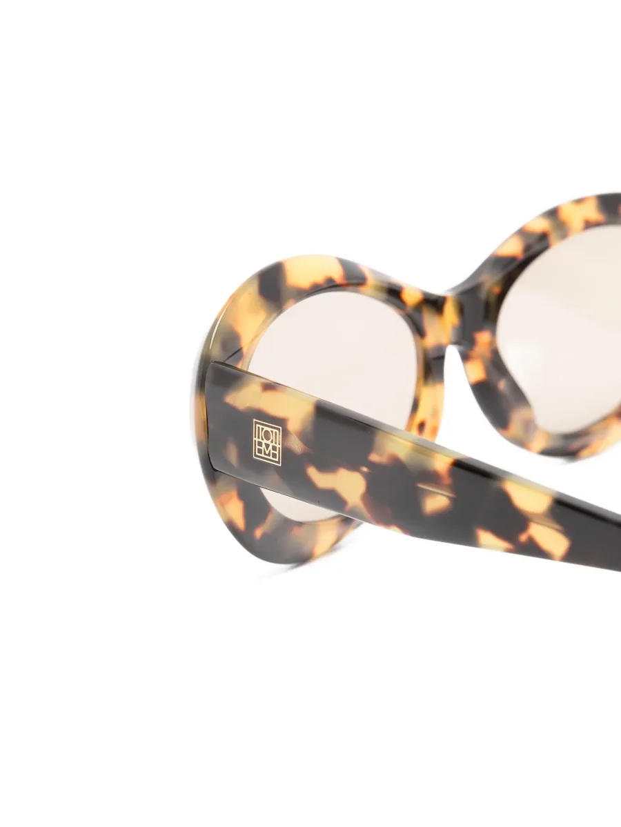 солнцезащитные очки с логотипом 6