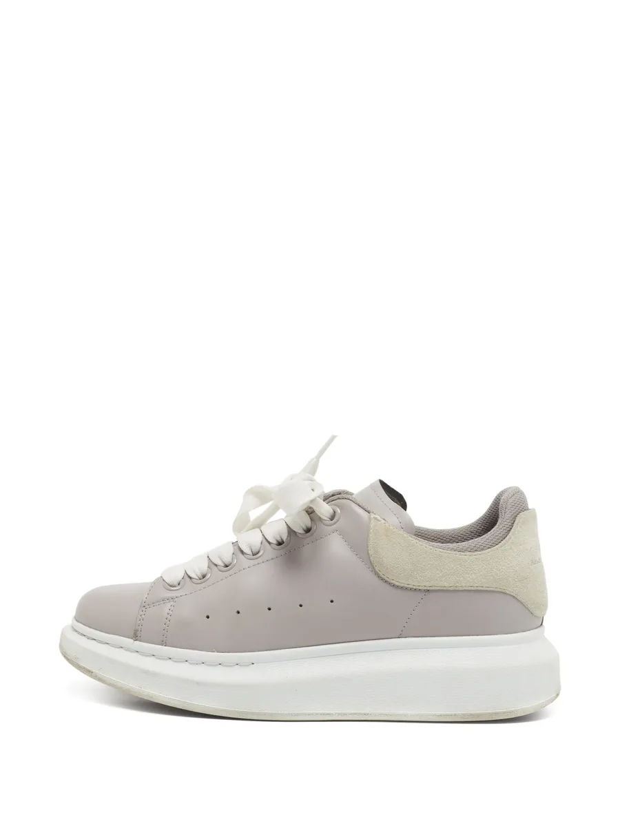 Oversized sneakers 2