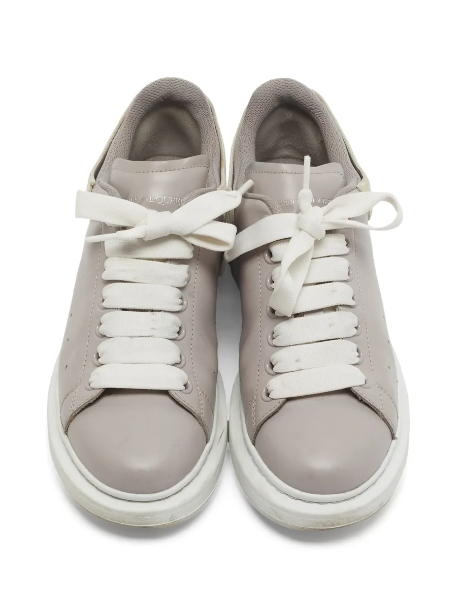 Oversized sneakers 8