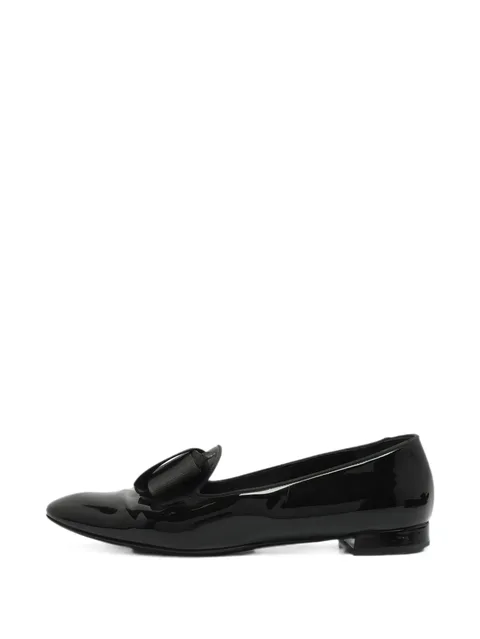 bow-detail patent-leather loafers
