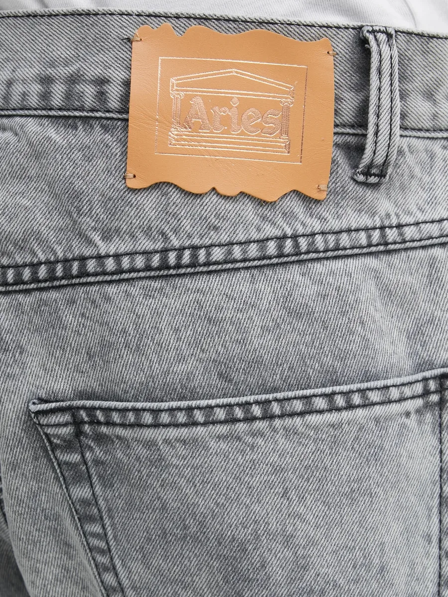 button-fastening jeans 10