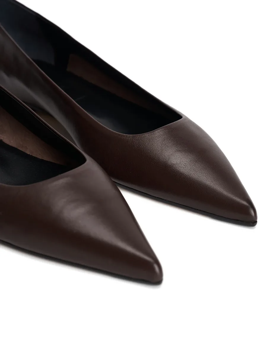 pointed pumps 12