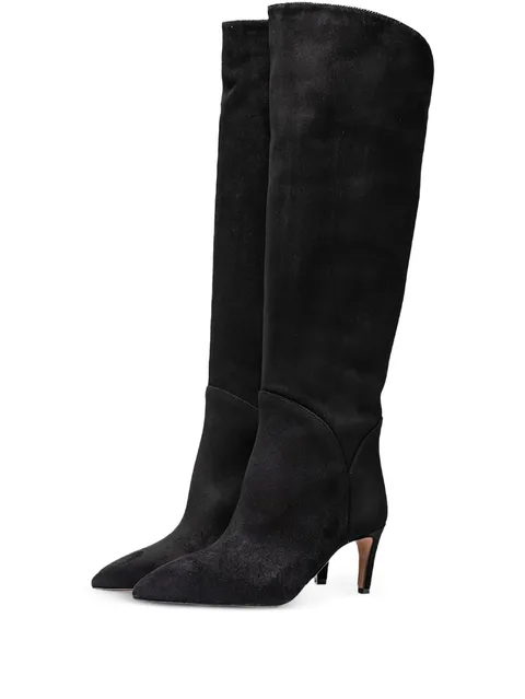 pointed boots