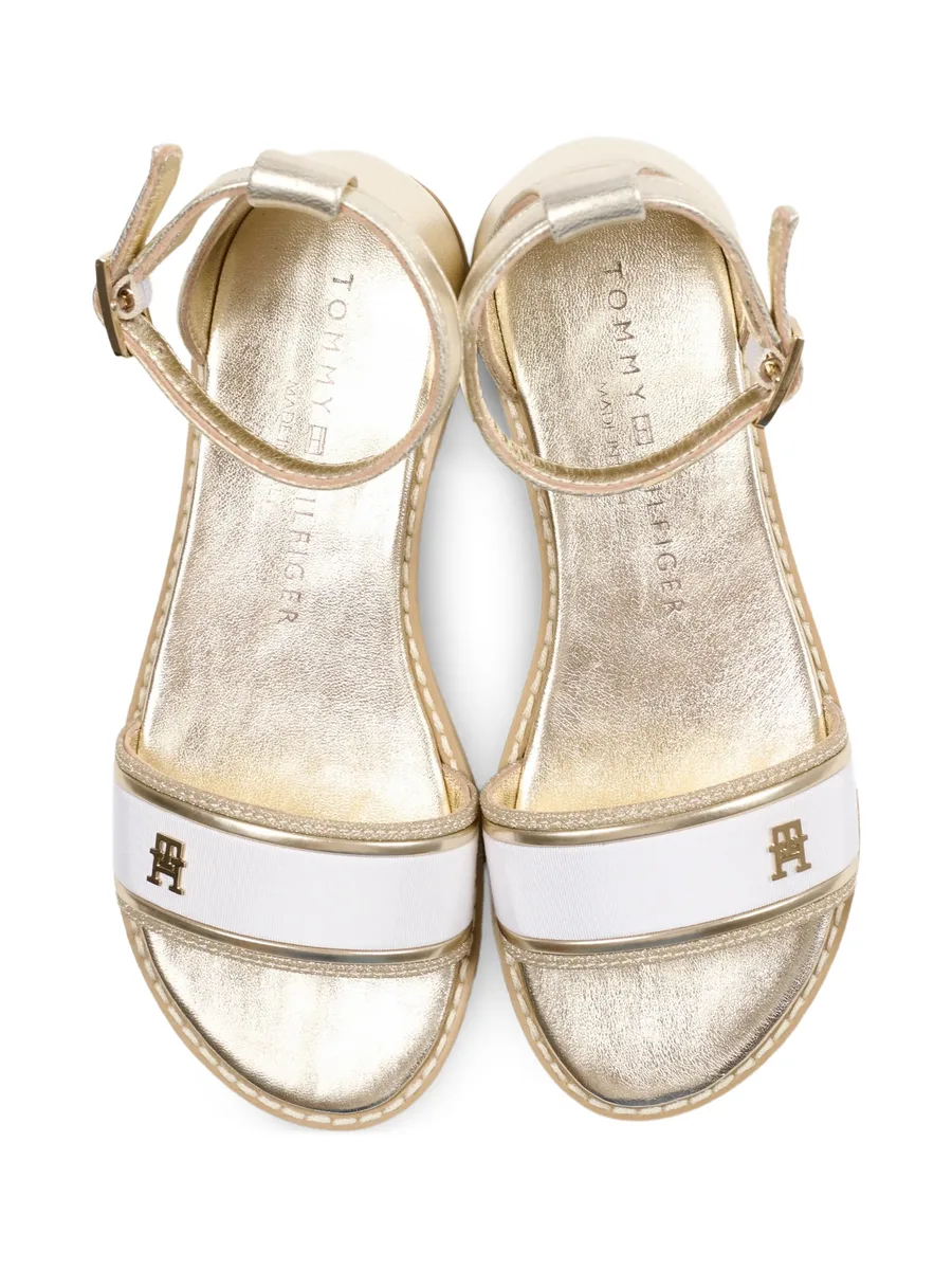 босоножки с пряжками 7