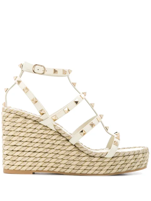 босоножки Rockstud на танкетке