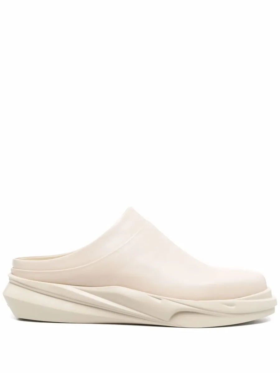 шлепанцы на массивной подошве 2