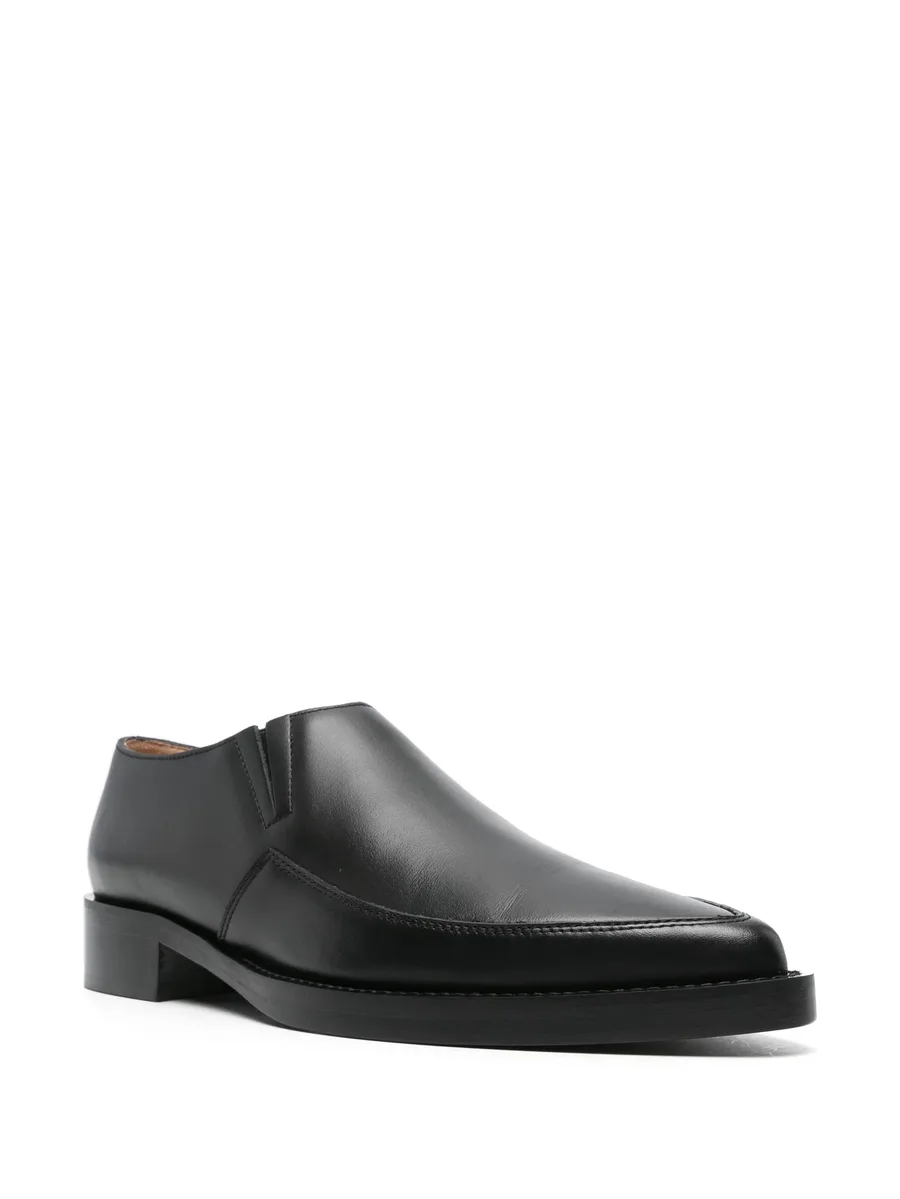 pointed-toe leather loafers 3