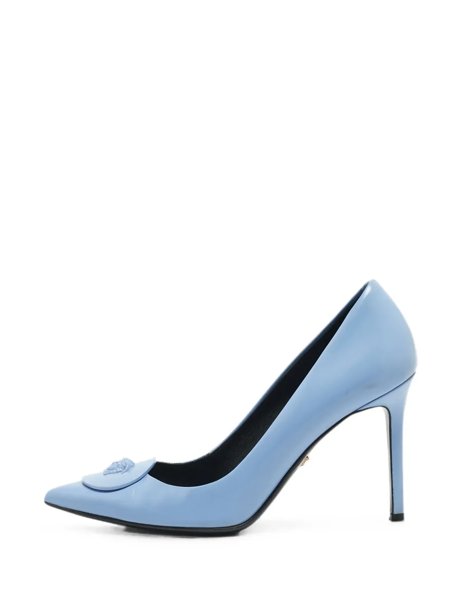 Medusa pointed-toe pumps 1