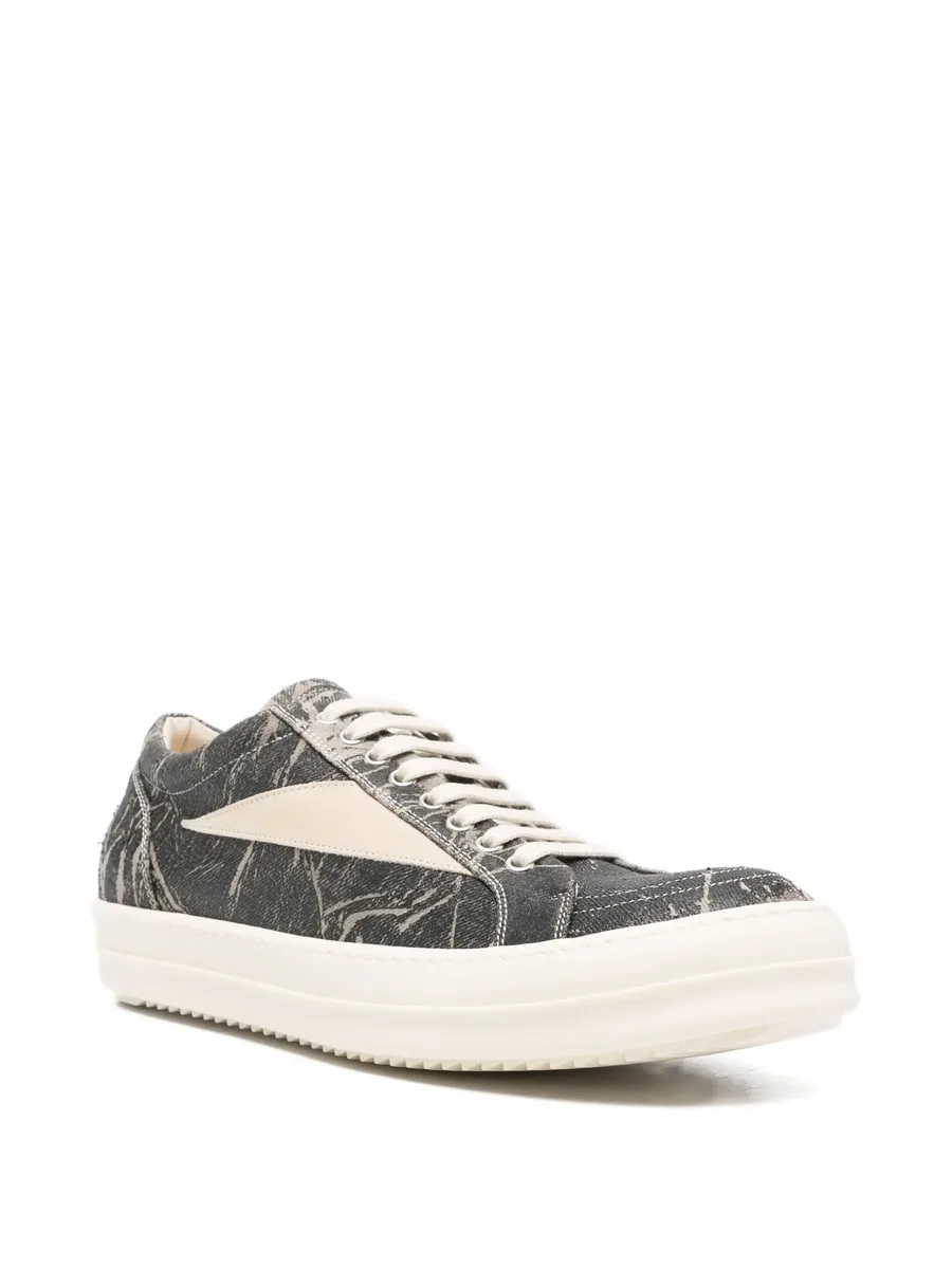 Vintage sneakers 3