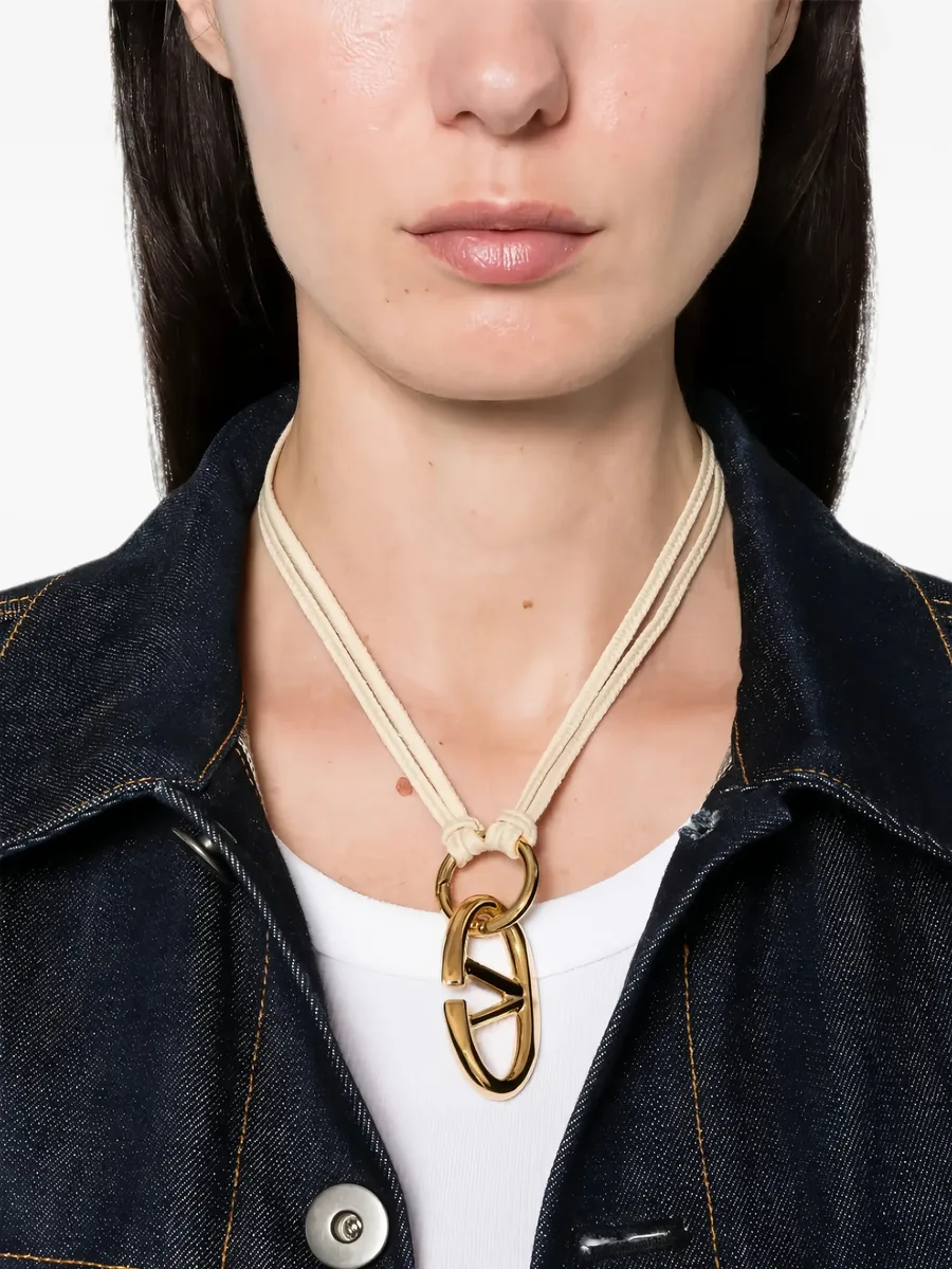 VLogo necklace 1