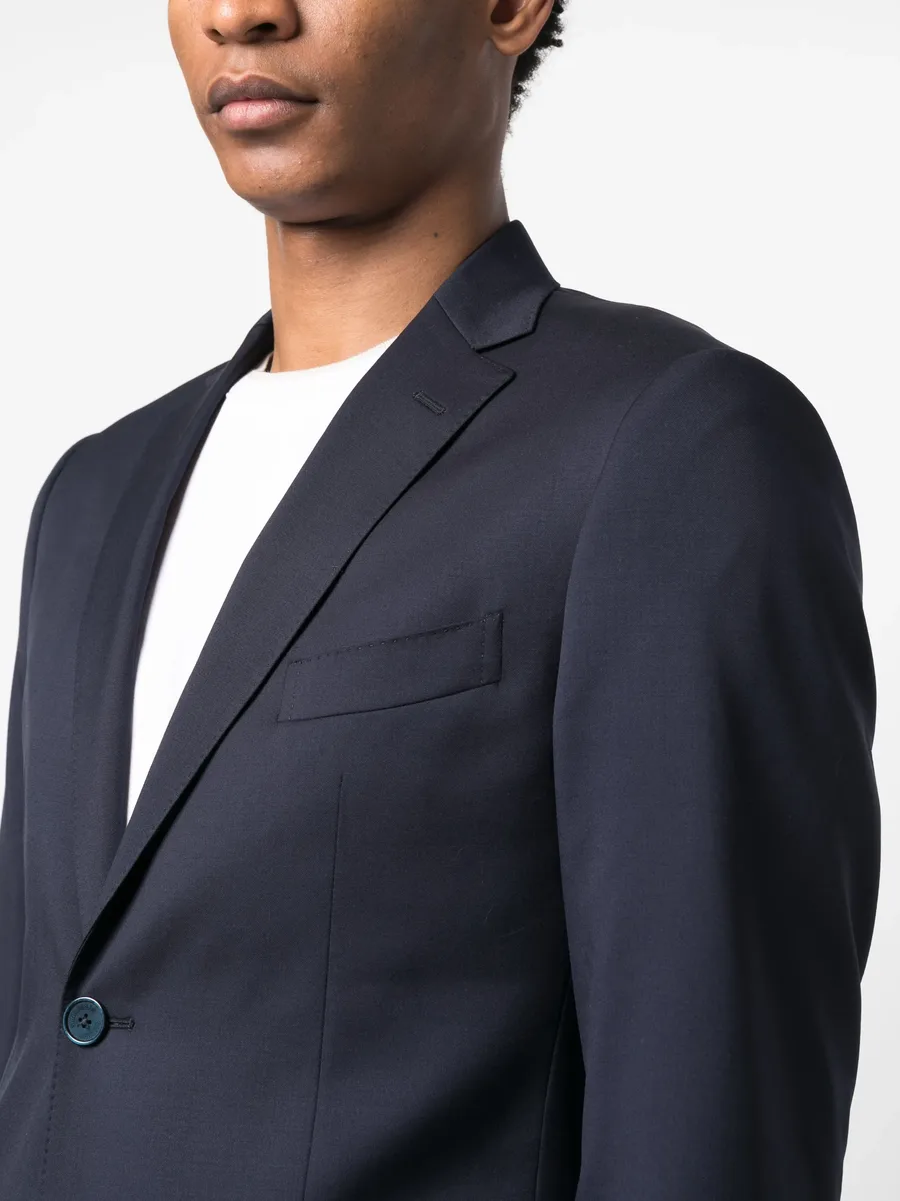 single-breasted suit 9