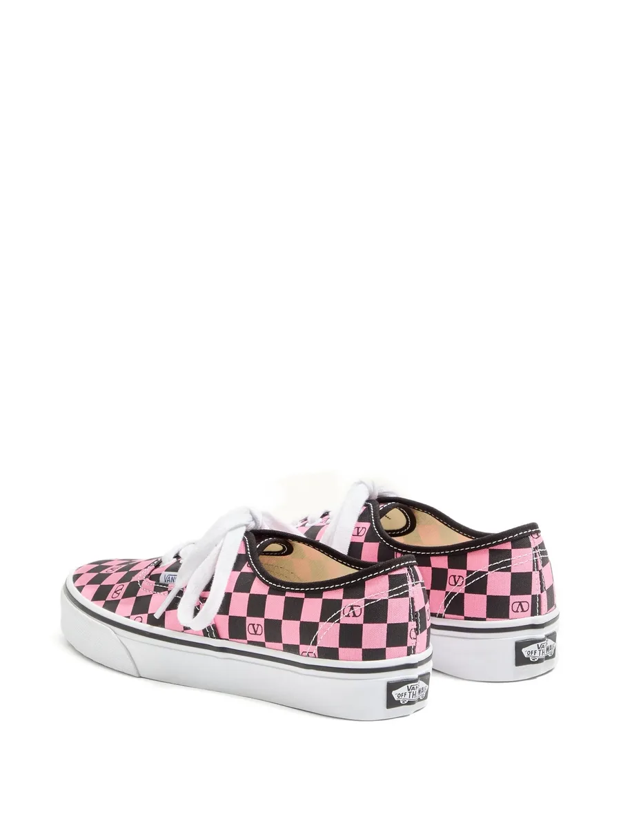 кеды с логотипом VLogo Checkerboard из коллаборации с Vans 6