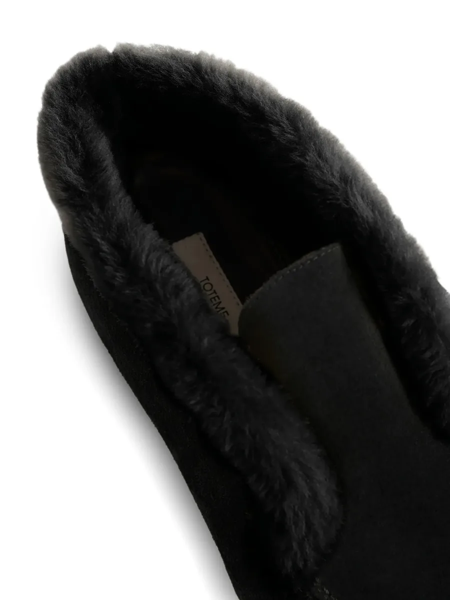 slip-on black boots 7