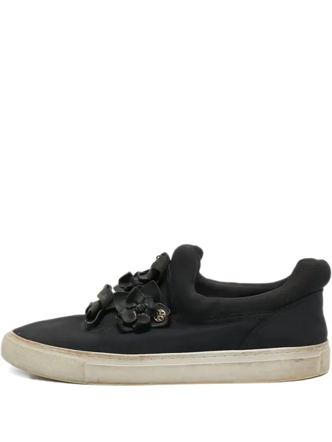 flower-appliqué sneakers