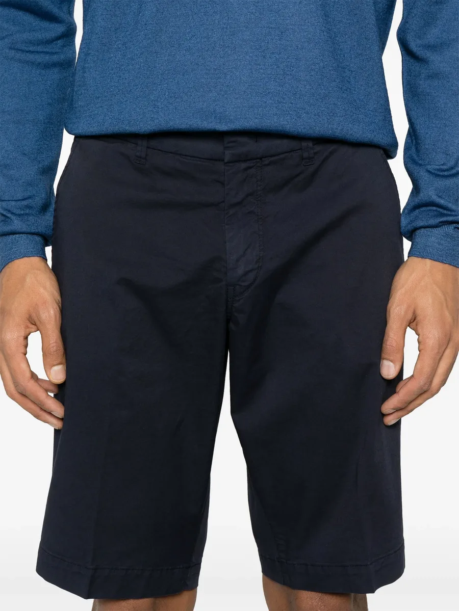 Guru shorts 9