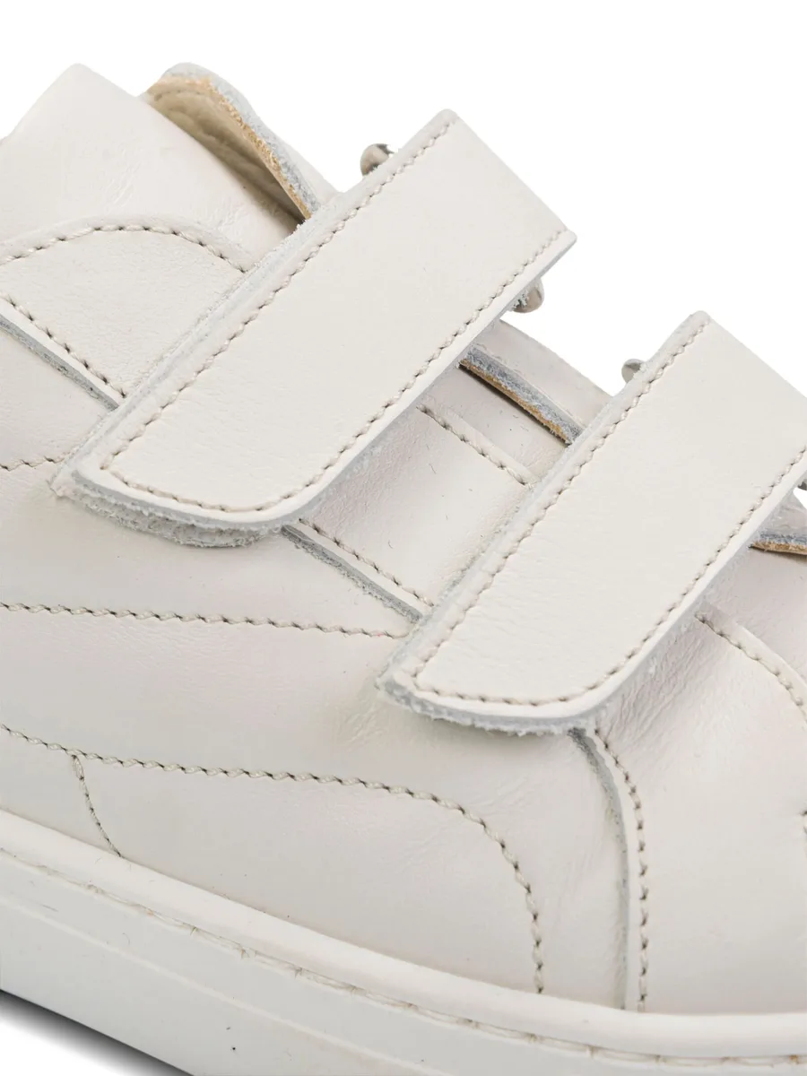 low-top leather sneakers 4