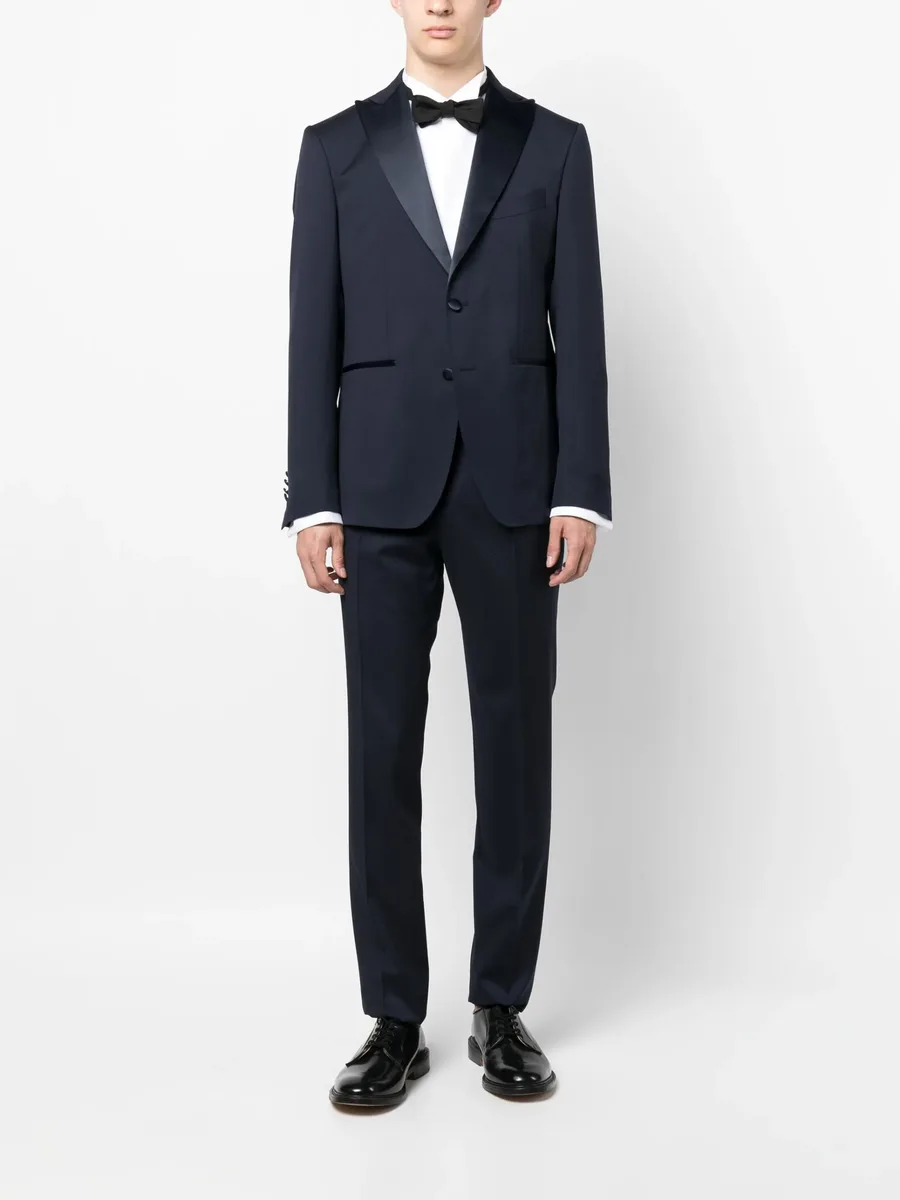 peak-lapel single-breasted blazer 3
