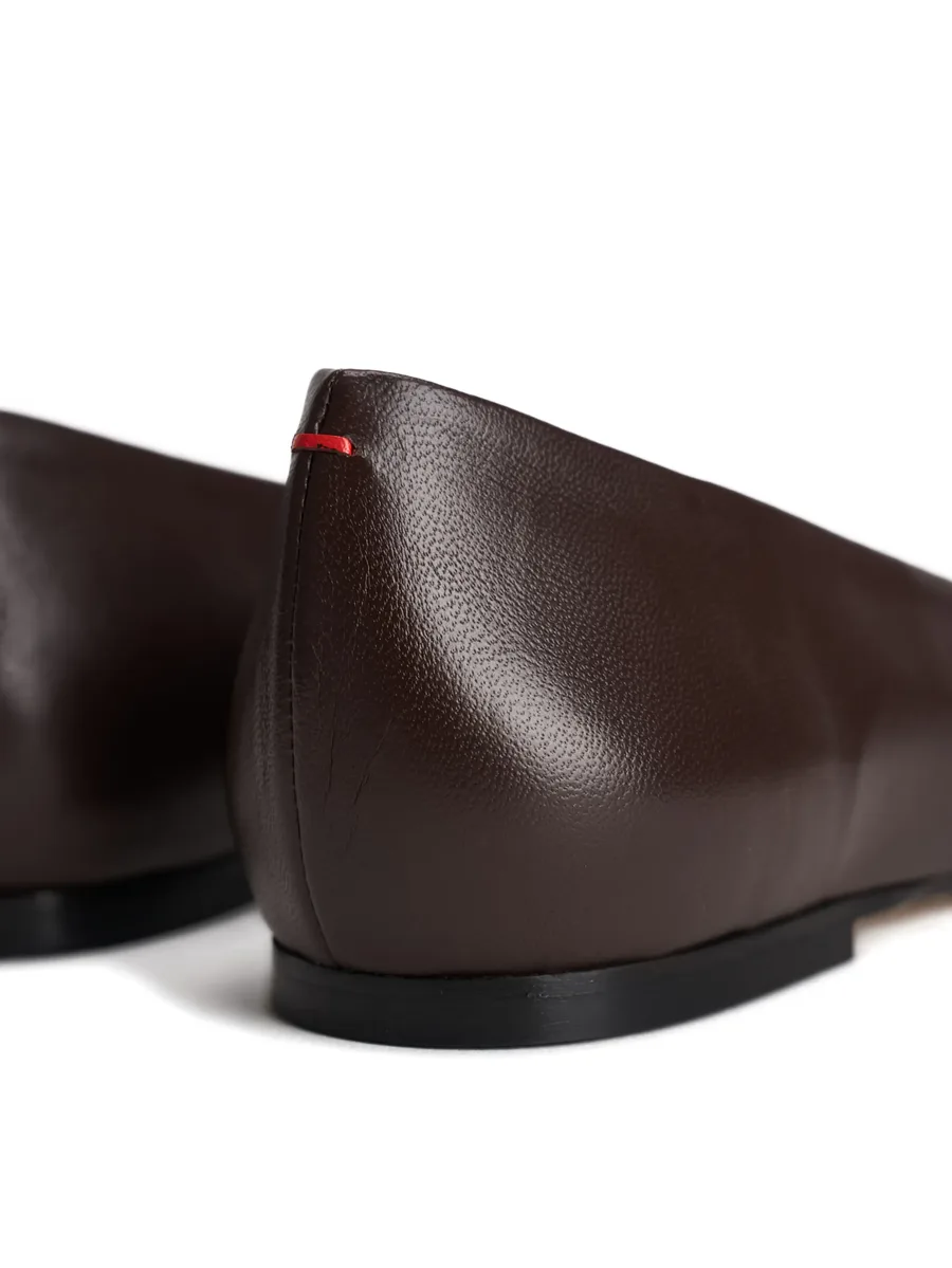 pointed pumps 14