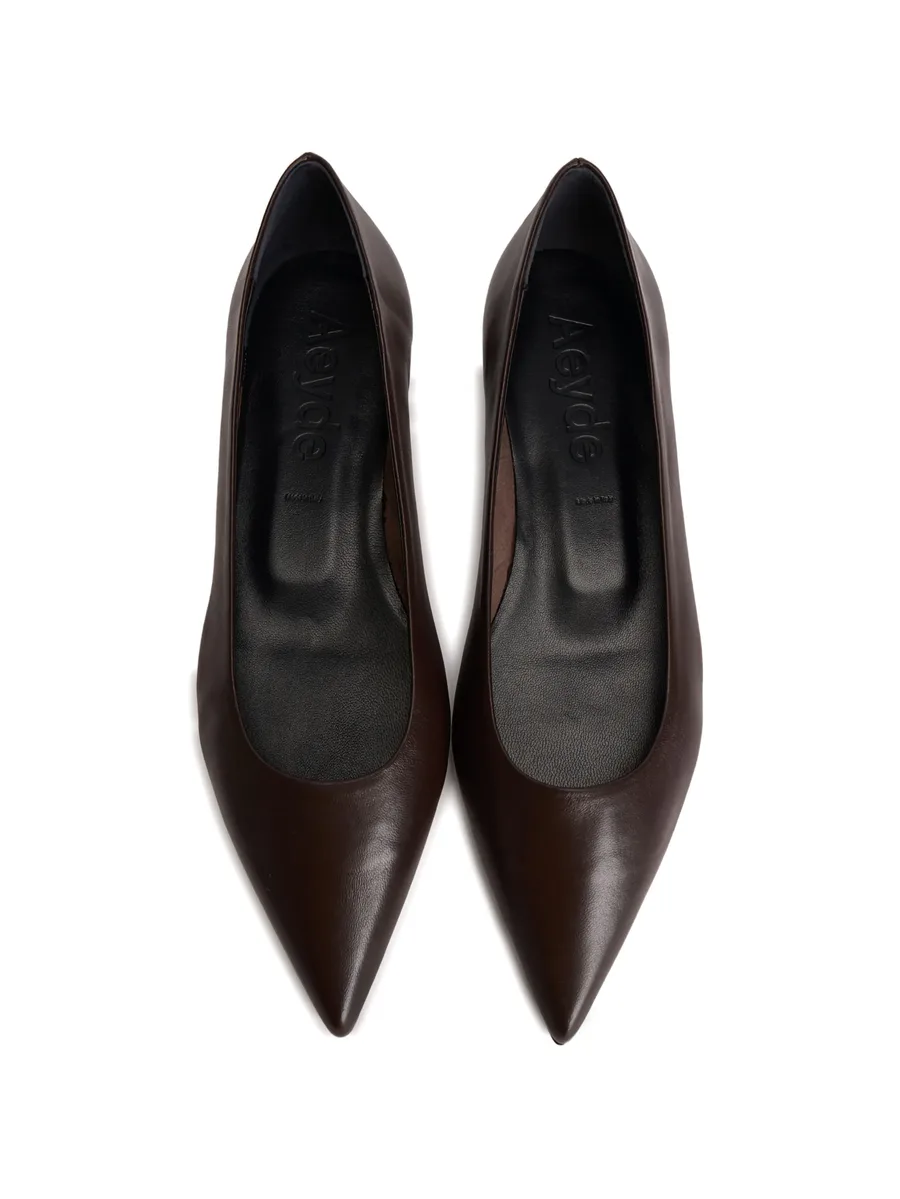 pointed pumps 7