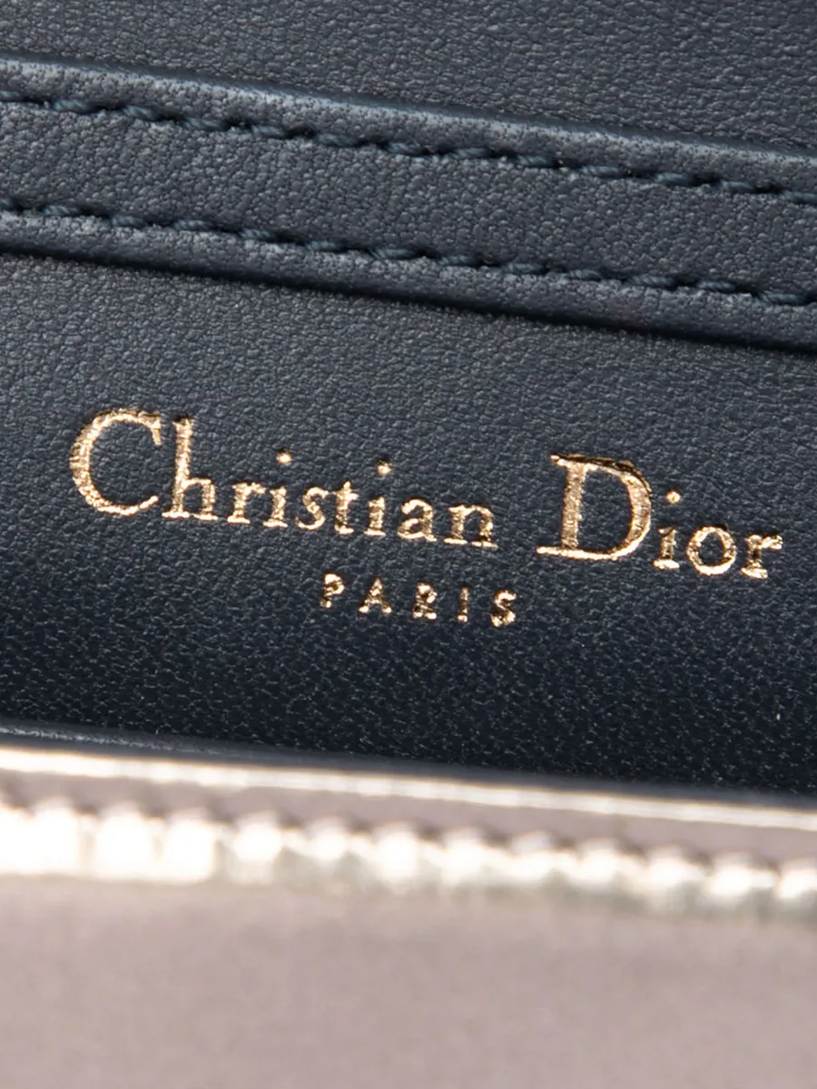сумка через плечо Metallic Patent Microcannage Diorama Wallet on Chain (2016 год) 11