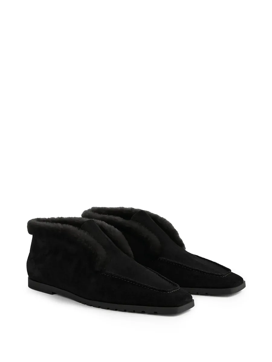slip-on black boots 4